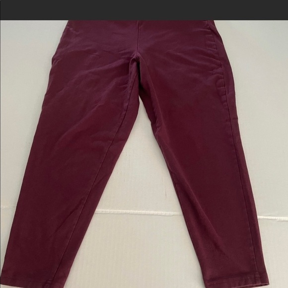 Torrid NWOT leggings, capri length. Size 1. - Picture 1 of 5